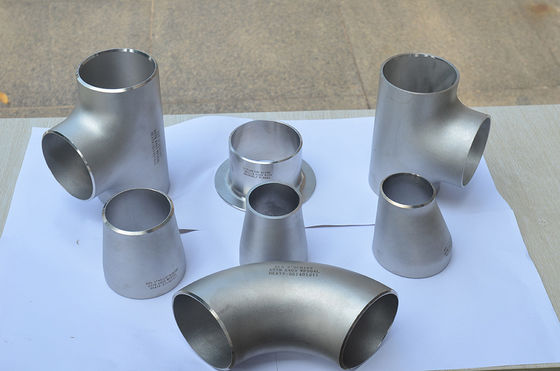 90 ° 45 ° Elbow Tee Con Ecc ลดหมวก Ansi B16.9 Din2615 Jis B2311 Cs Ss