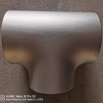 8 นิ้ว Sch40 Butt Weld Tee เหล็กไร้รอย Dn800 การแก้ไขที่น่าเชื่อถือสําหรับท่อ