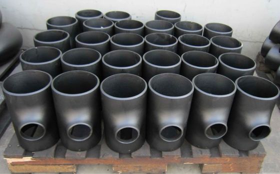CS SS 14 '' 16 '' 18 '' Butt Welded Pipe Fitting Tee น้ำมันกันสนิมสีดำแบบไม่มีรอยต่อ