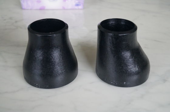 CS SS DN15 ถึง DN2000 ตัวลดท่อเหล็กป้องกันสนิมน้ำมัน Black Con Ecc